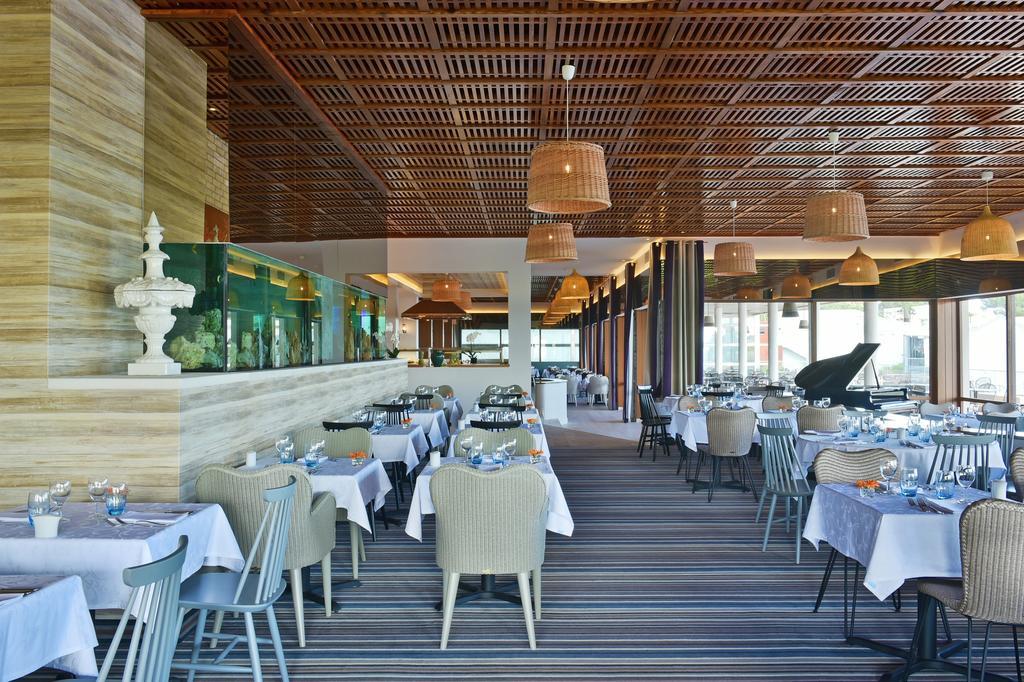 โีรงแรมเพสทานา อัลวอร์ ไพร บีช&กอล์ฟ รีสอร์ท ภายนอก รูปภาพ Restaurant interior